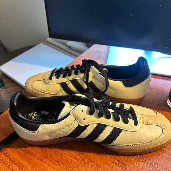 Adidas Sambas in Black/white/grey (W10.5) - never worn! - Picture 1 of 4